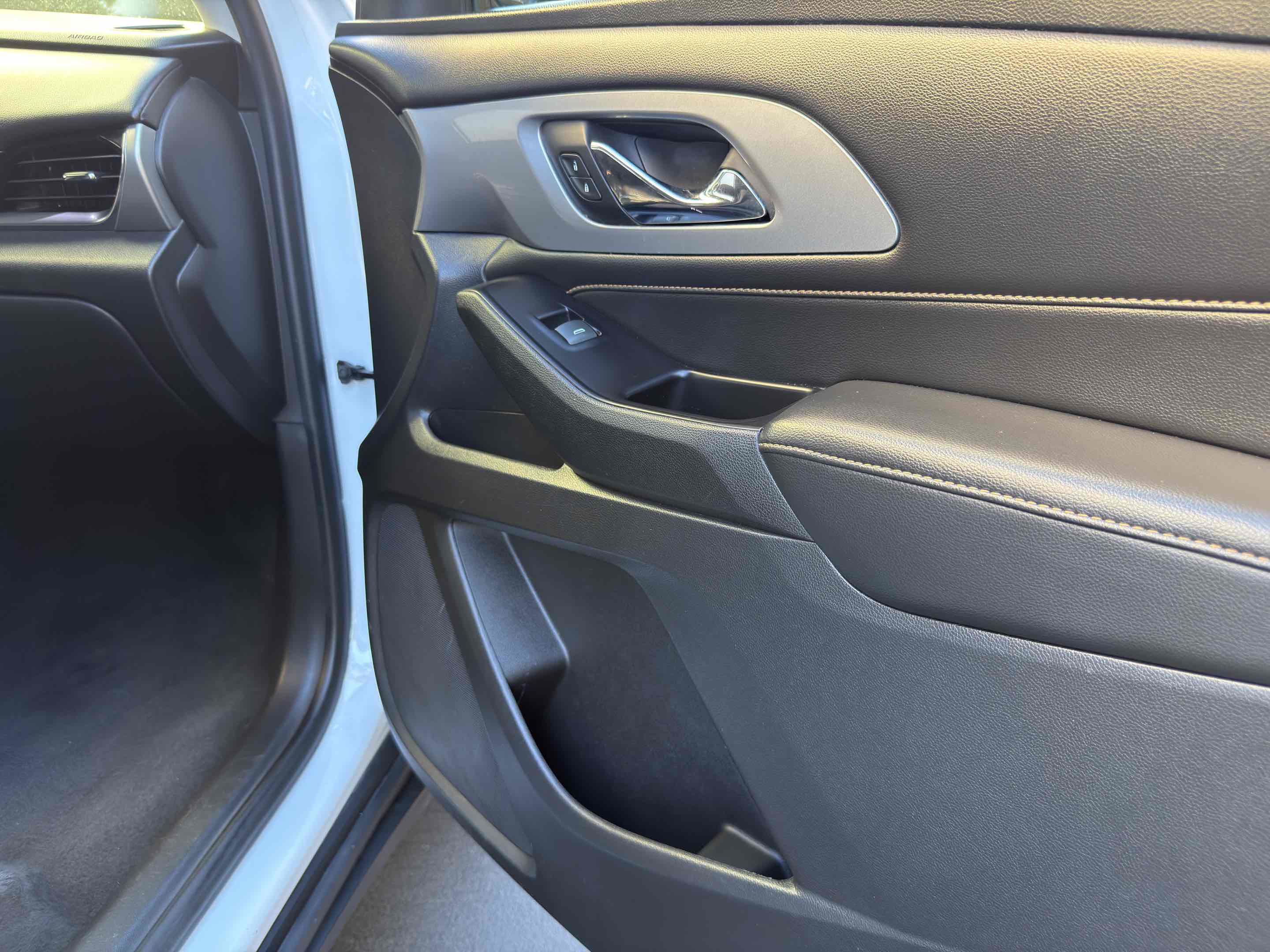 Used 2018 Chevrolet Traverse LT w/ LPO, Black Accent Package image 56