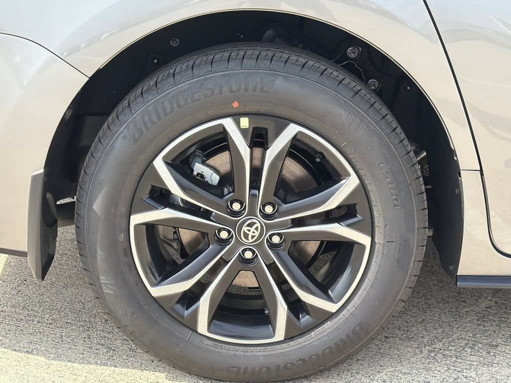 New 2026 Toyota Sienna Platinum AWD/4WD image 8