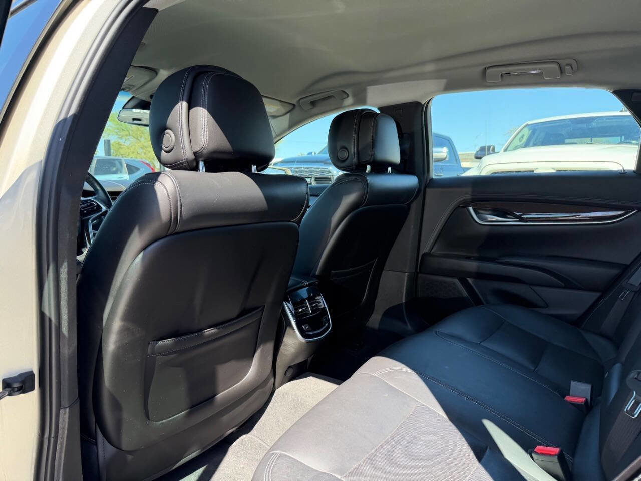 Used 2014 Cadillac XTS Luxury AWD/4WD image 22