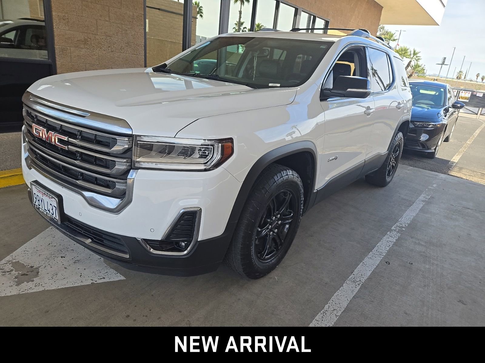 Certified 2022 GMC Acadia AT4 w/ Preferred Package image 1