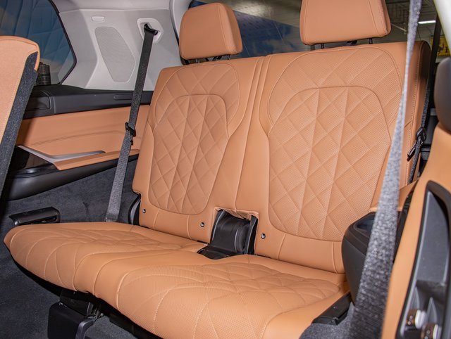 Certified 2025 BMW X7 xDrive40i image 23