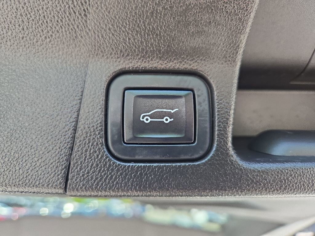 Used 2022 GMC Acadia SLT w/ Technology Package AWD/4WD image 62