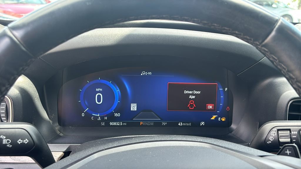 Used 2020 Ford Explorer Platinum w/ Premium Technology Package AWD/4WD image 16