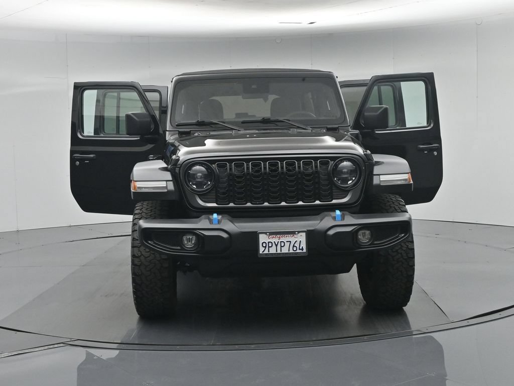 Used 2024 Jeep Wrangler Unlimited AWD/4WD image 33