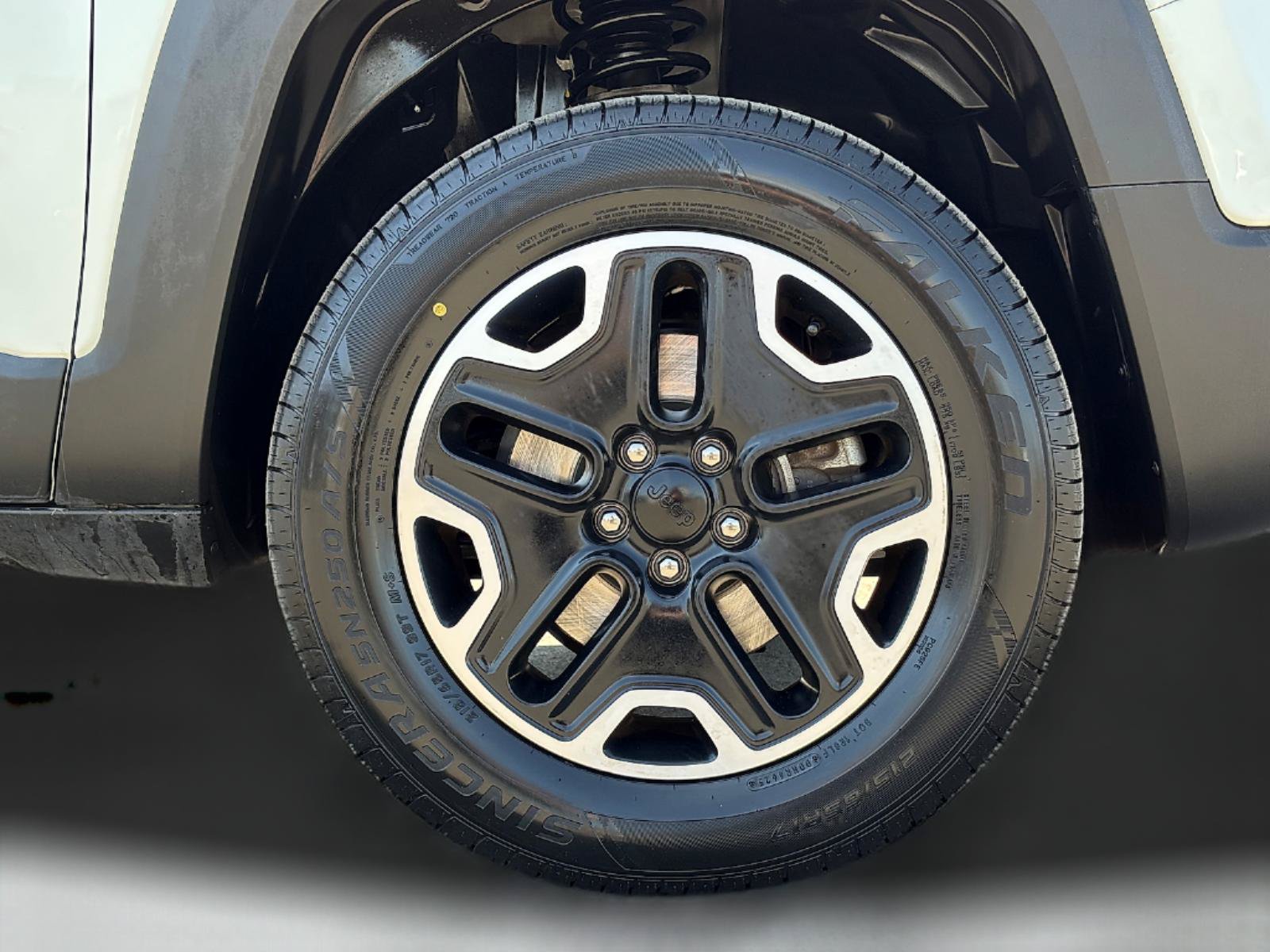 Used 2017 Jeep Renegade Trailhawk AWD/4WD image 10