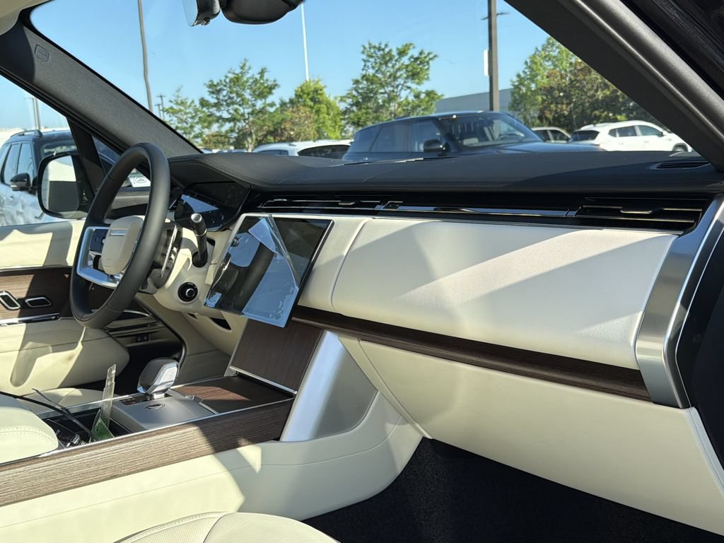 New 2026 Land Rover Range Rover SE AWD/4WD image 17