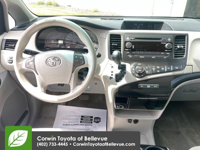 Used 2013 Toyota Sienna LE FWD image 14