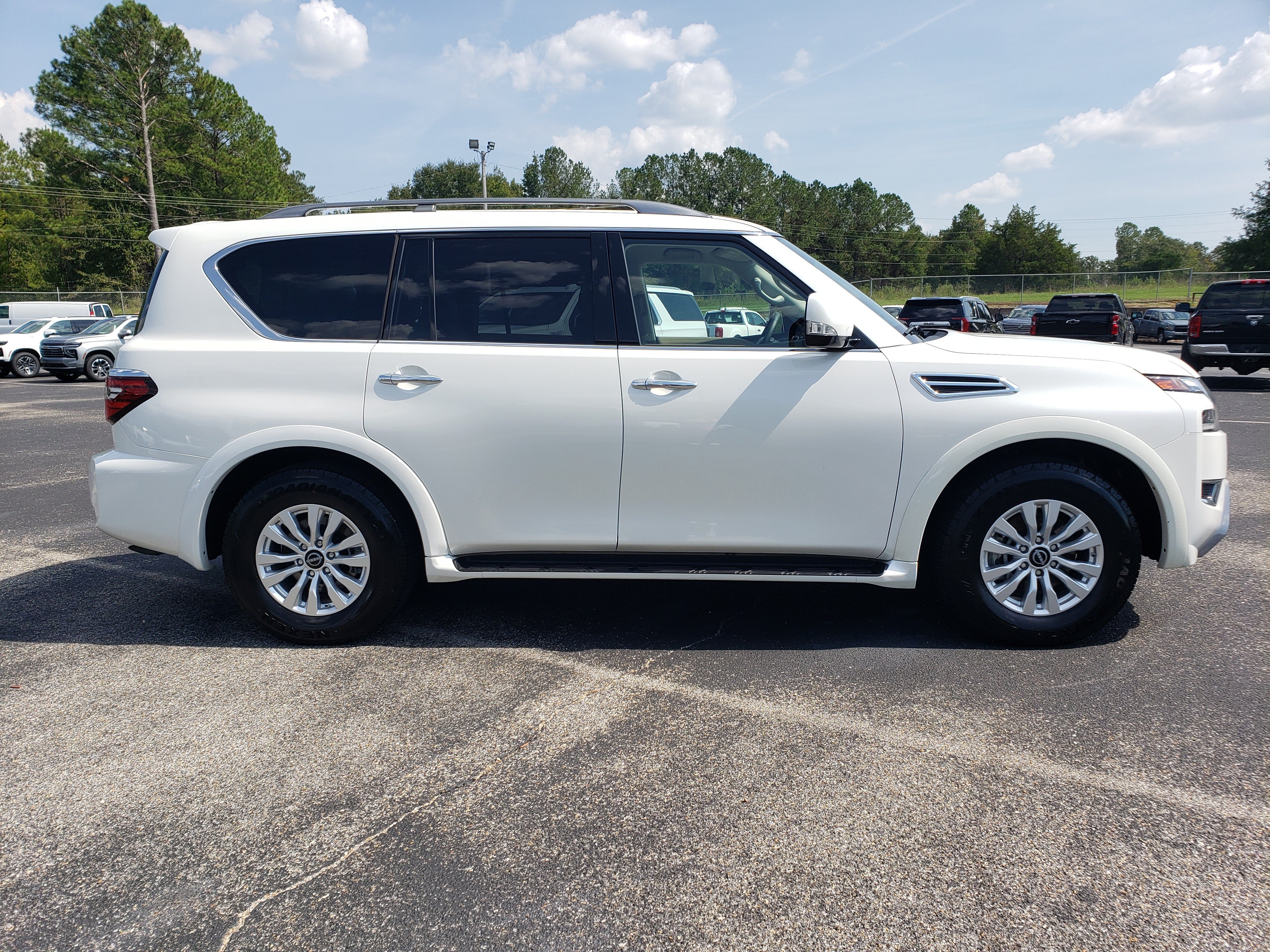 Used 2023 Nissan Armada SV w/ Cargo Package RWD image 5