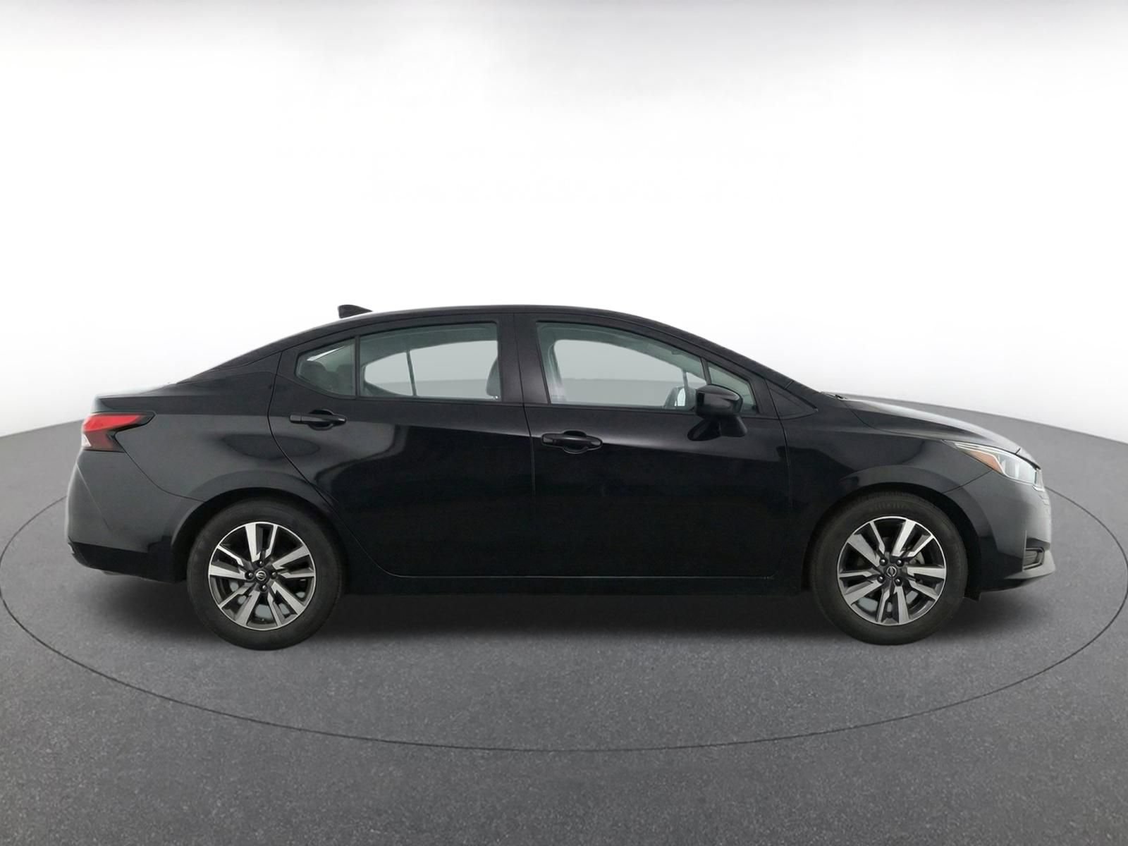 Used 2025 Nissan Versa SV FWD image 10