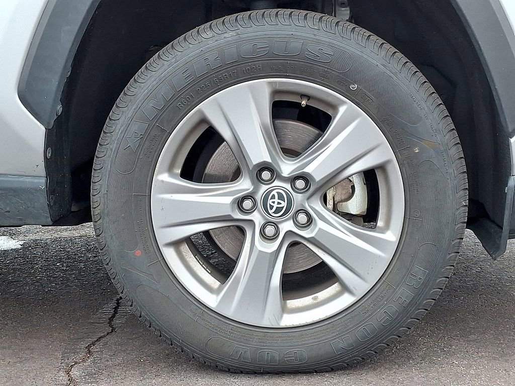 Used 2024 Toyota RAV4 XLE image 8