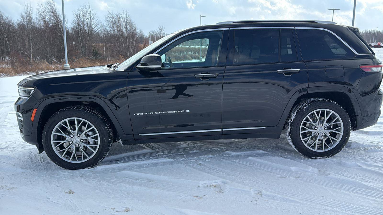 Used 2023 Jeep Grand Cherokee Summit w/ Adv Protech Group IV image 13