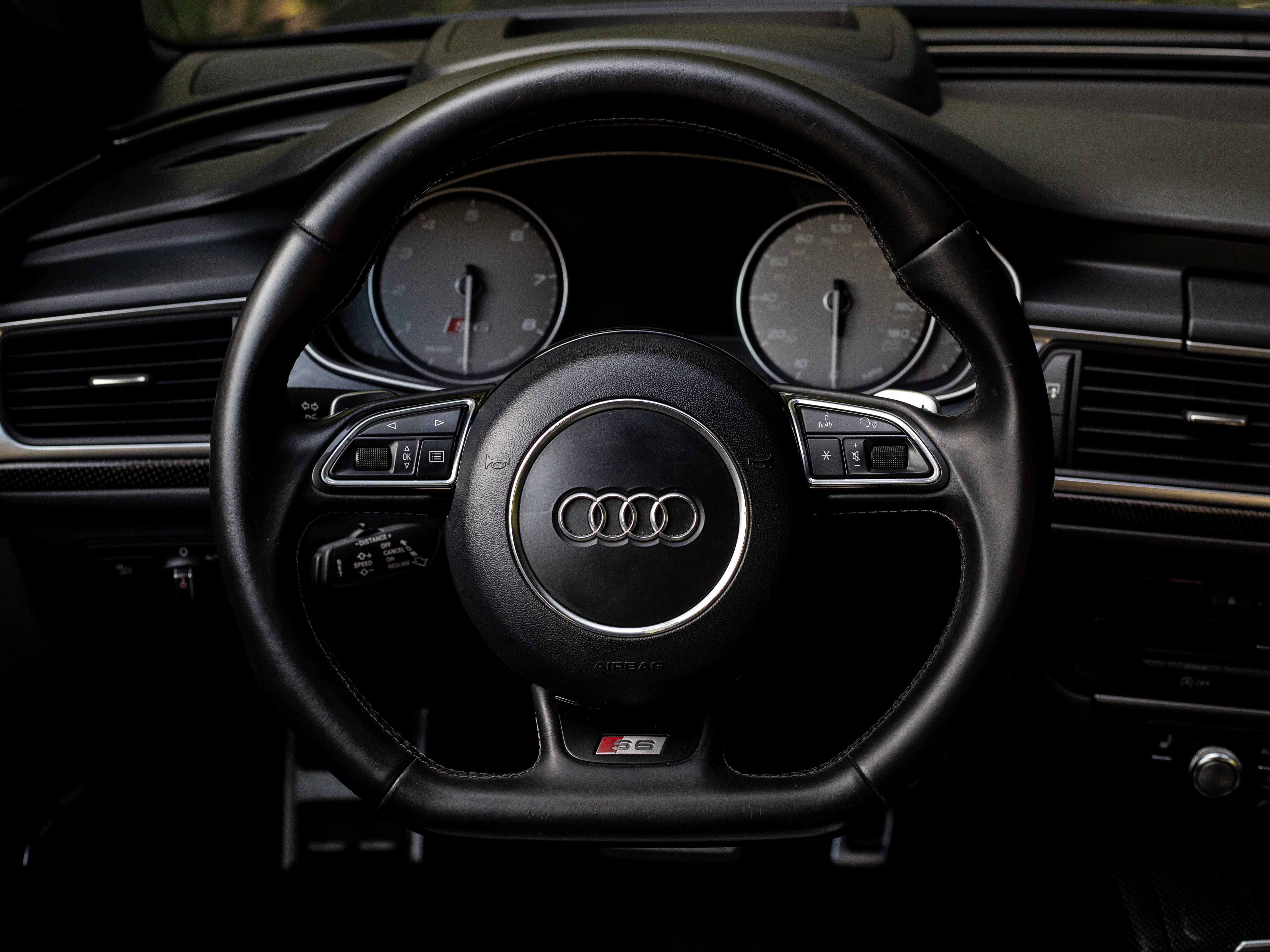 Used 2017 Audi S6 Prestige w/ S6 Sport Package image 6