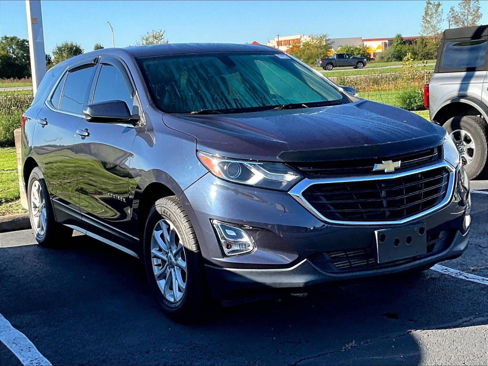 Used 2018 Chevrolet Equinox LT FWD image 2