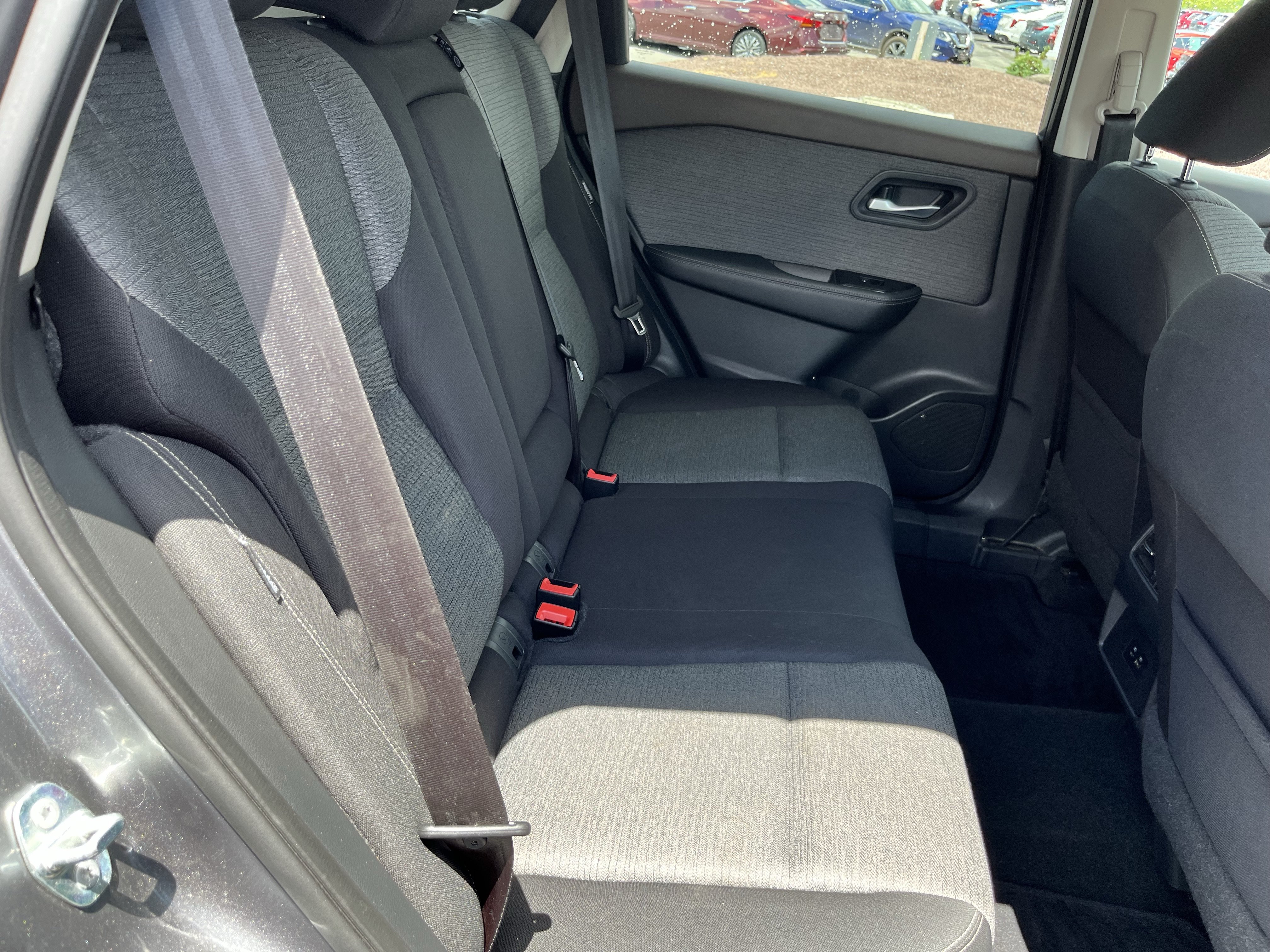 Used 2021 Nissan Rogue SV AWD/4WD image 4