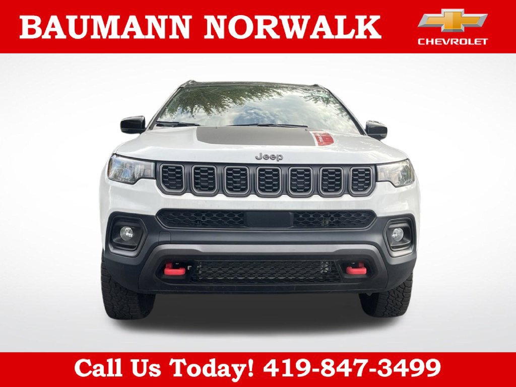 Used 2025 Jeep Compass Trailhawk AWD/4WD image 8