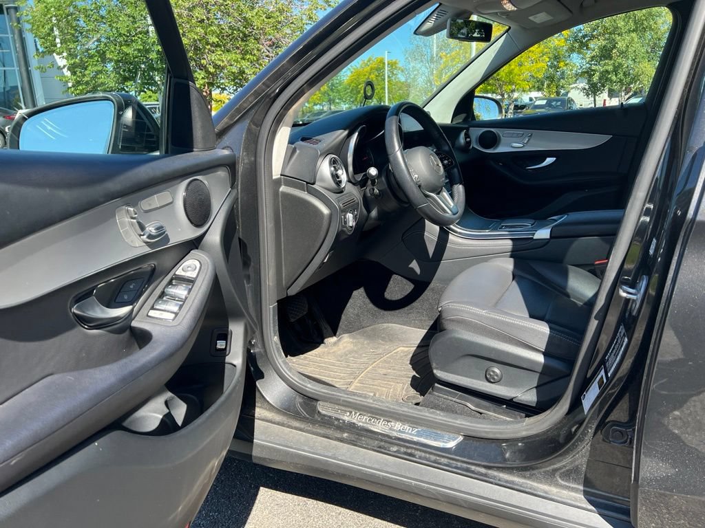 Used 2020 Mercedes-Benz GLC 300 4MATIC image 24
