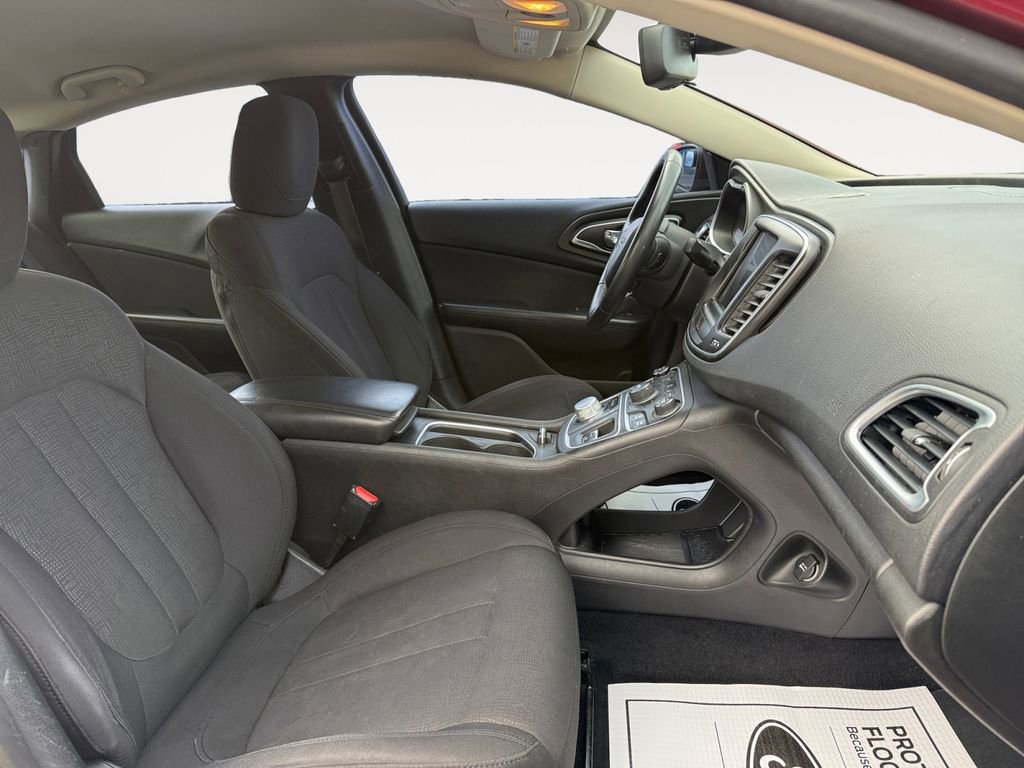 Used 2015 Chrysler 200 Limited w/ Convenience Group image 15