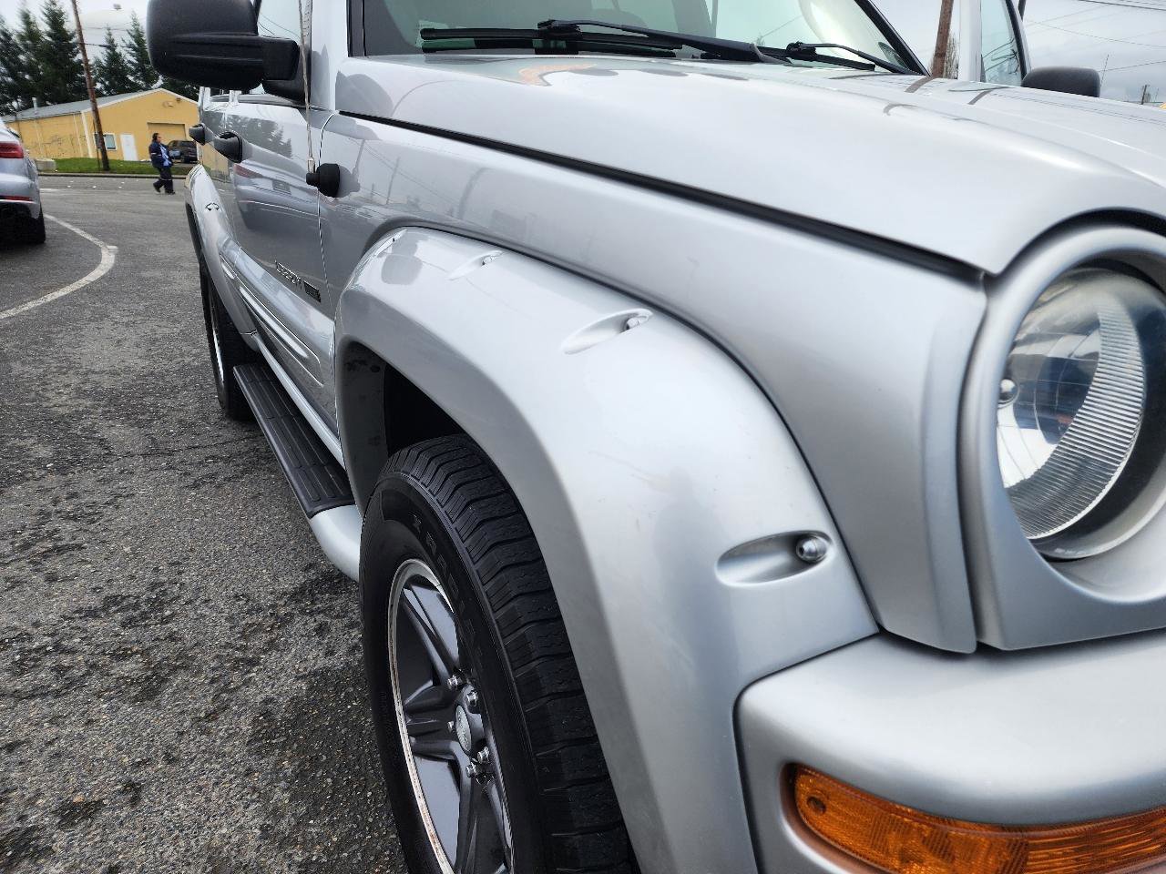Used 2003 Jeep Liberty Renegade image 28