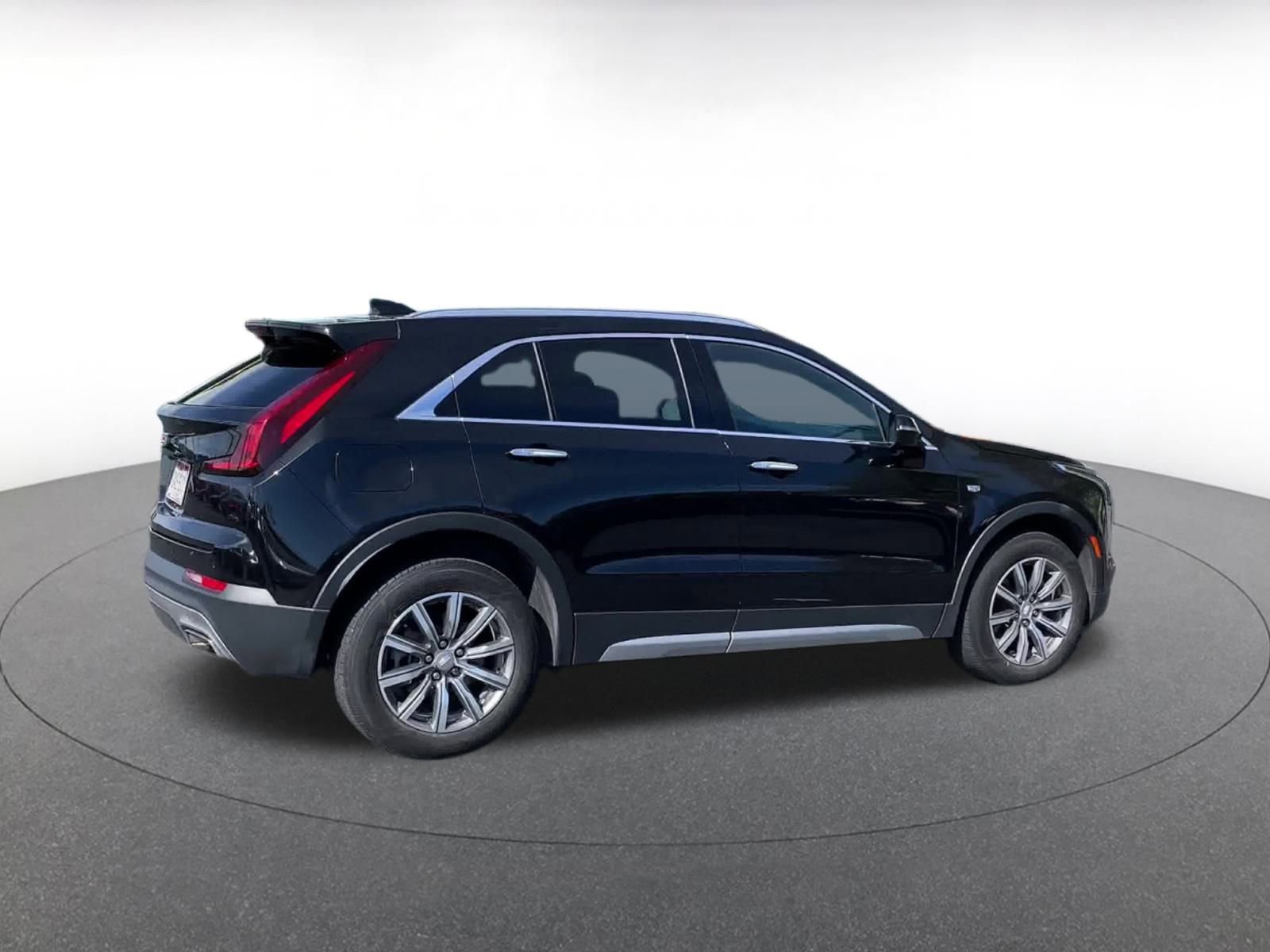 Used 2023 Cadillac XT4 Premium Luxury w/ Cold Weather Package image 15
