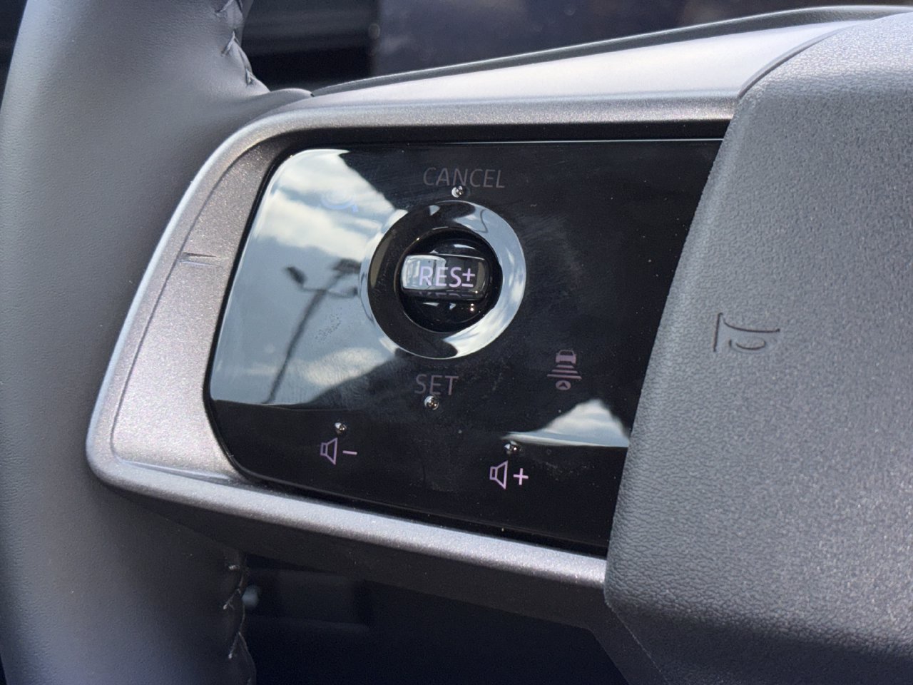 New 2026 Nissan Leaf Platinum+ FWD image 15
