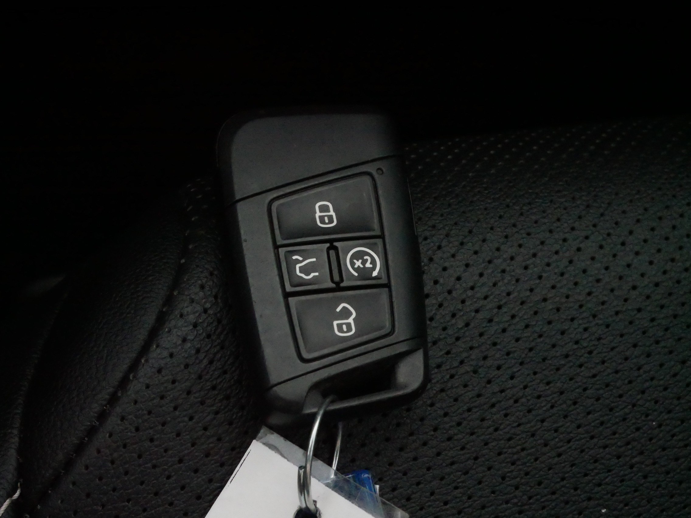 Certified 2023 Volkswagen Taos SEL image 33