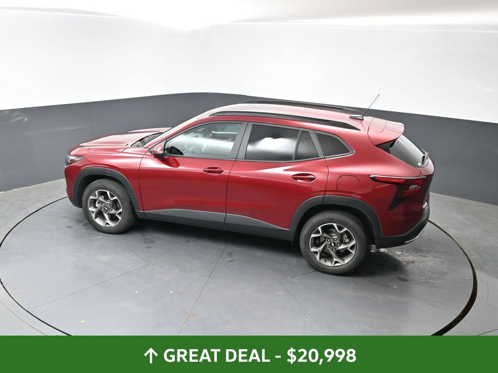 Used 2025 Chevrolet Trax LT FWD image 49