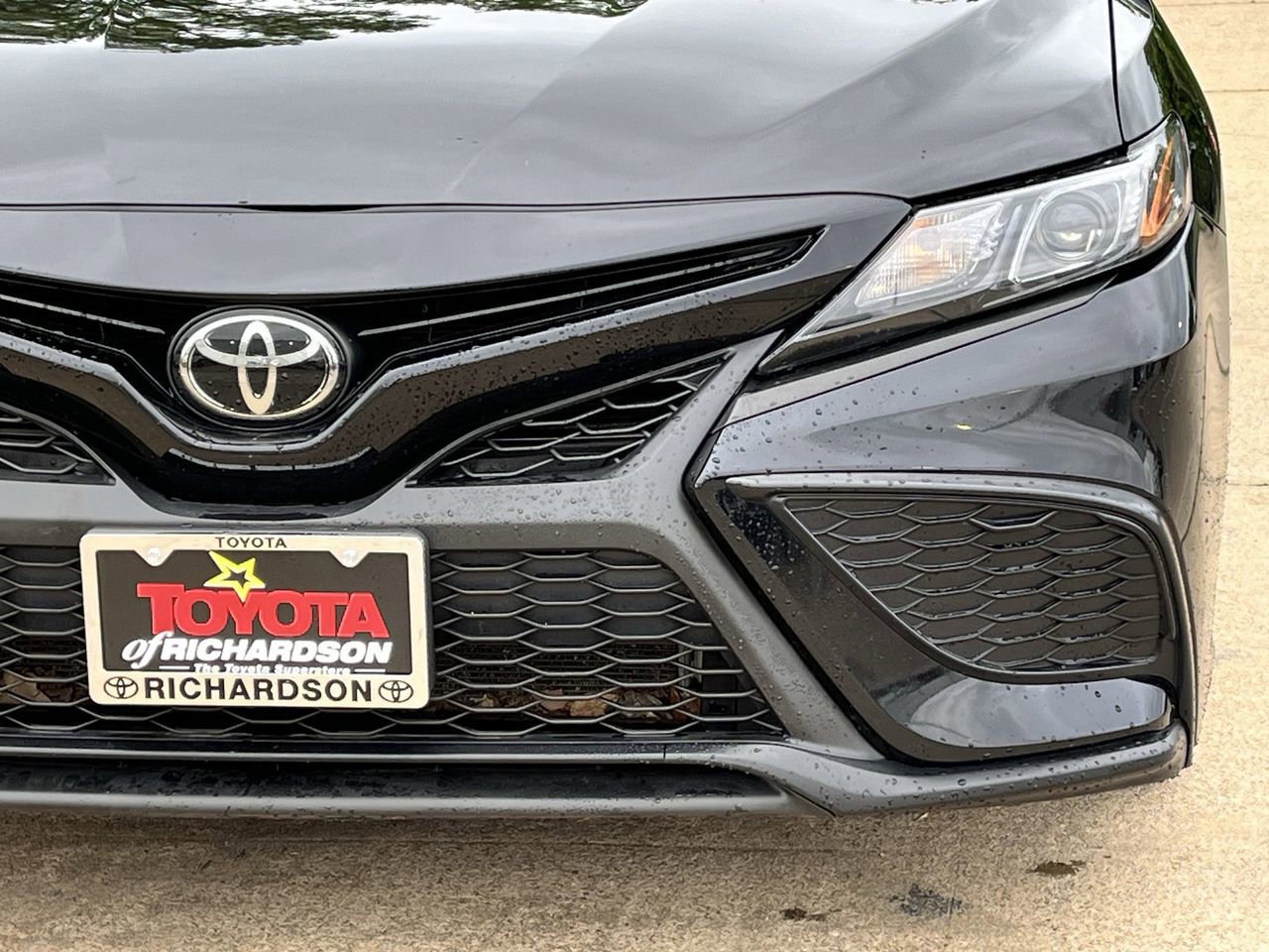 Used 2023 Toyota Camry SE w/ Audio Upgrade Package FWD image 8