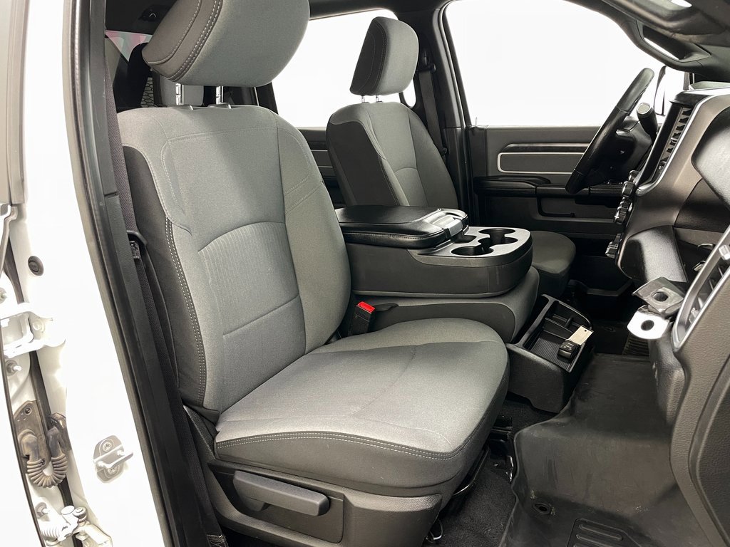 Used 2022 RAM 3500 Big Horn image 37