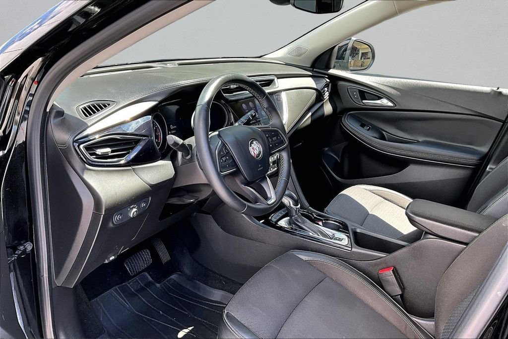 Used 2021 Buick Encore GX Select w/ Sport Touring Package FWD image 17