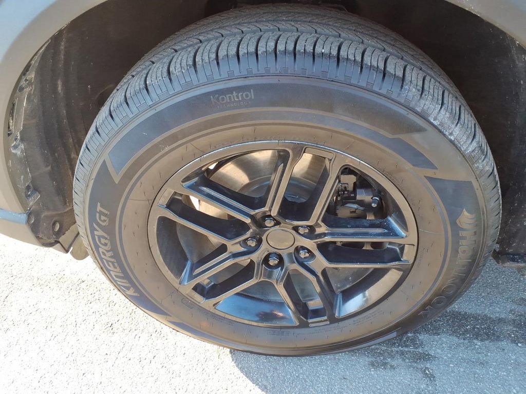 Used 2025 Ford Explorer Active image 9