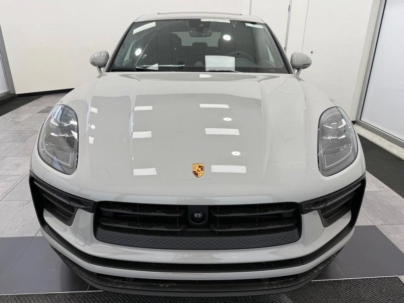 New 2026 Porsche Macan AWD/4WD image 12