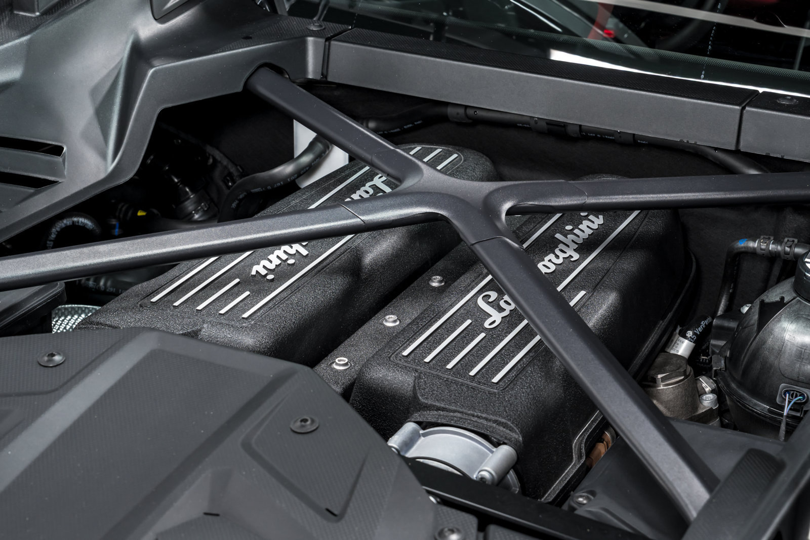 Used 2021 Lamborghini Huracan EVO RWD image 55