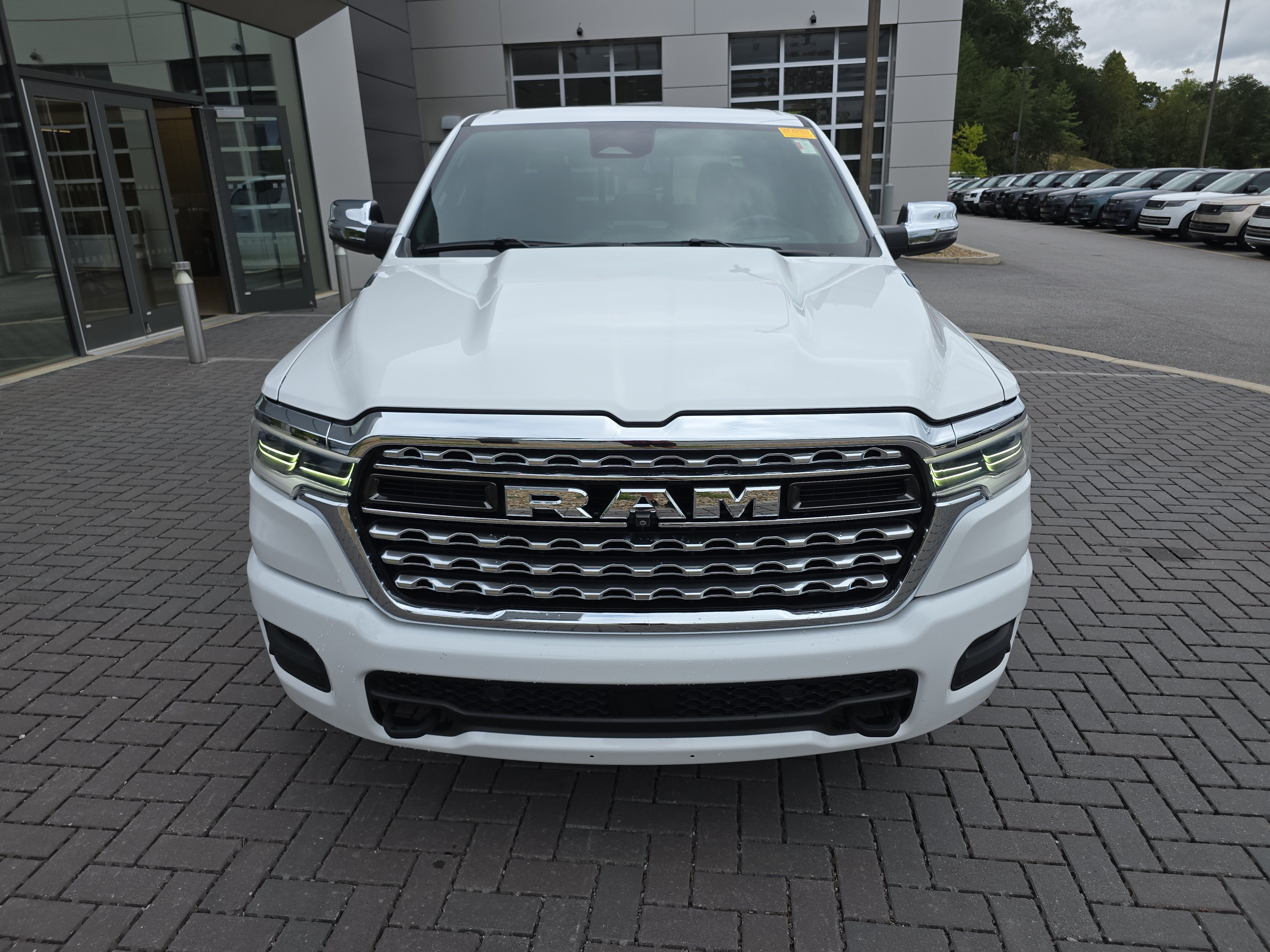 Used 2025 RAM 1500 Limited AWD/4WD image 2