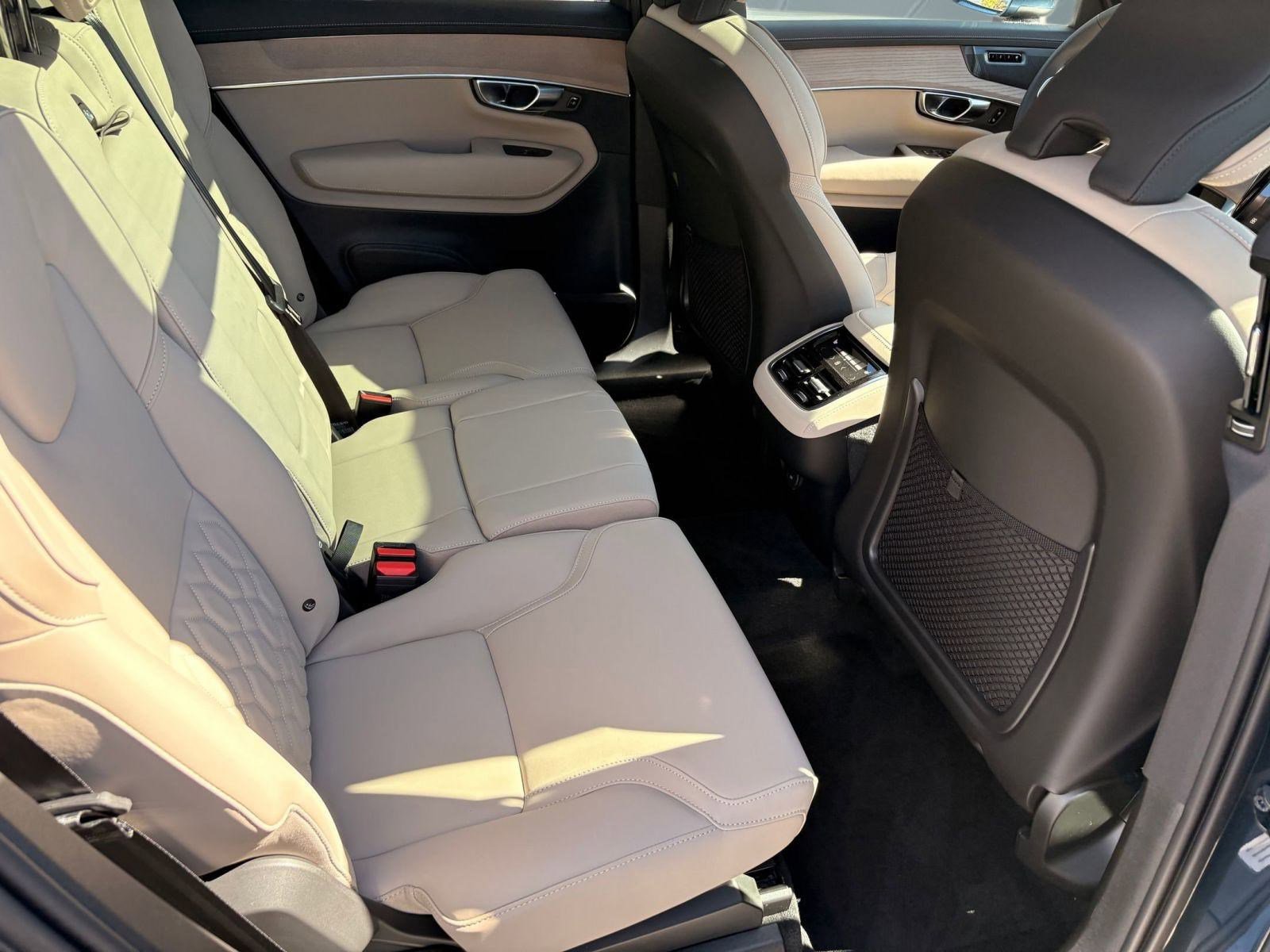 New 2026 Volvo XC90 B6 Plus w/ Protection Package image 26