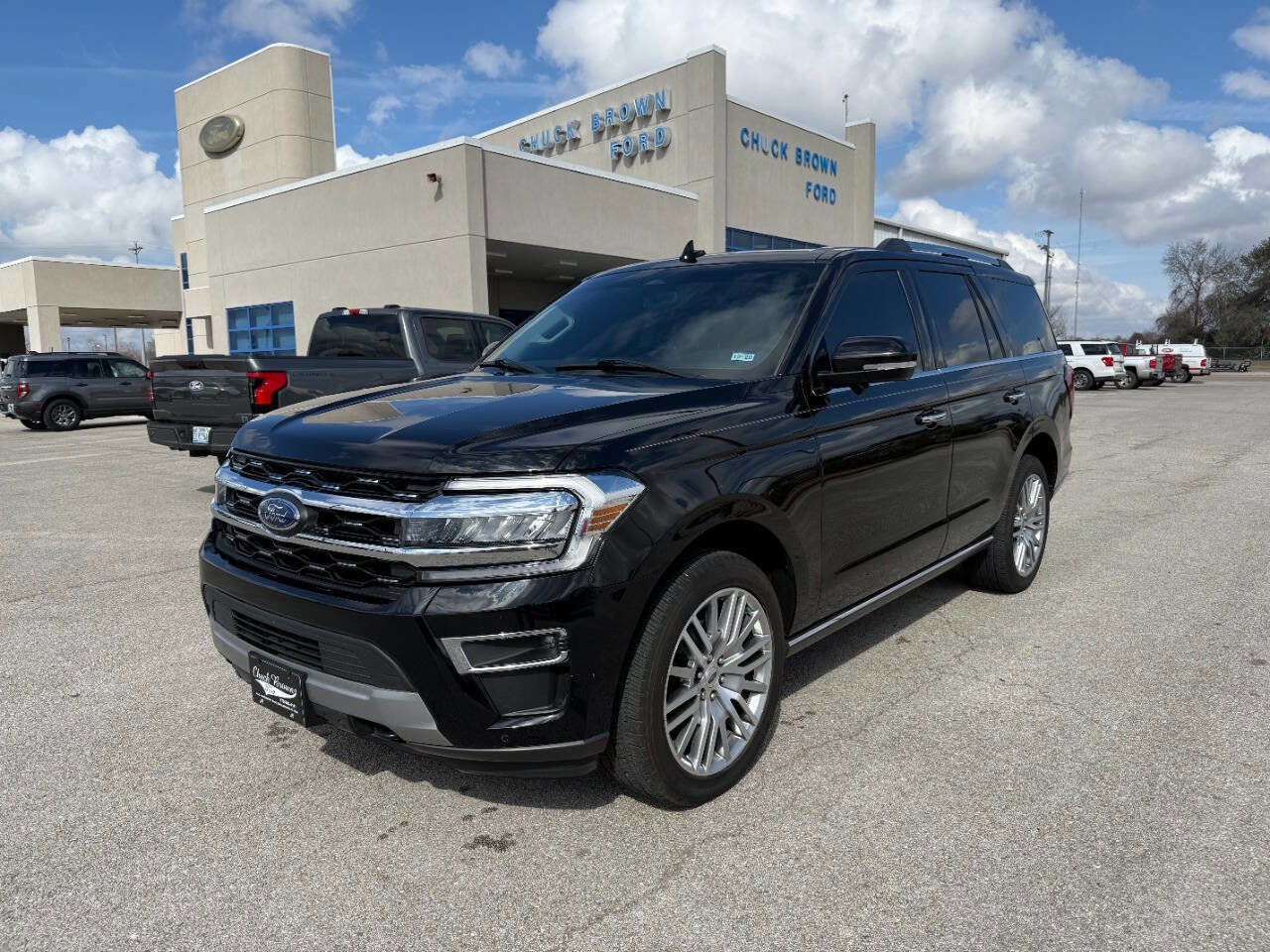 Used 2023 Ford Expedition Limited image 1