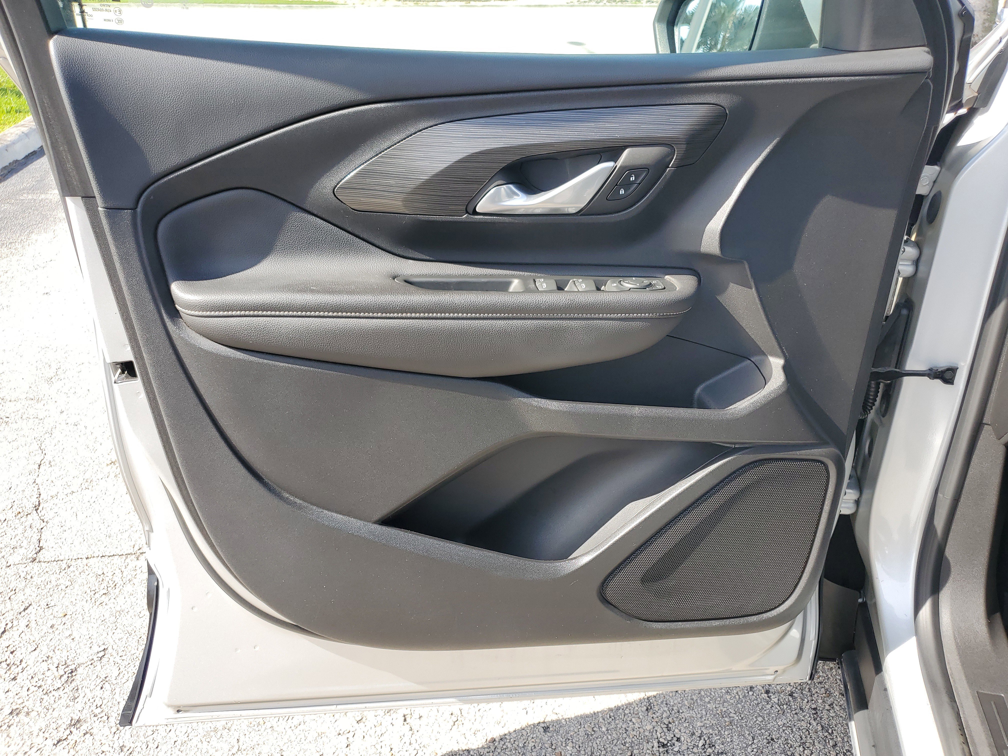 Used 2022 GMC Terrain SLE image 29