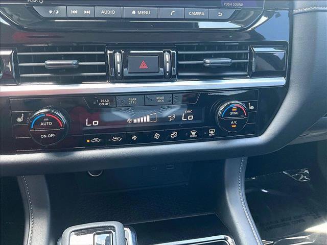 Used 2024 Nissan Pathfinder SV FWD image 24