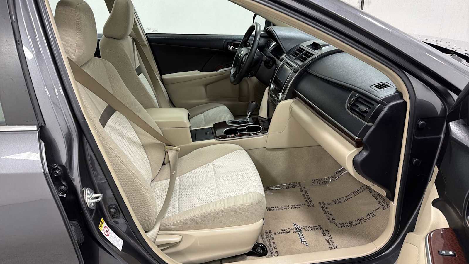 Used 2013 Toyota Camry XLE w/ Convenience Pkg image 30