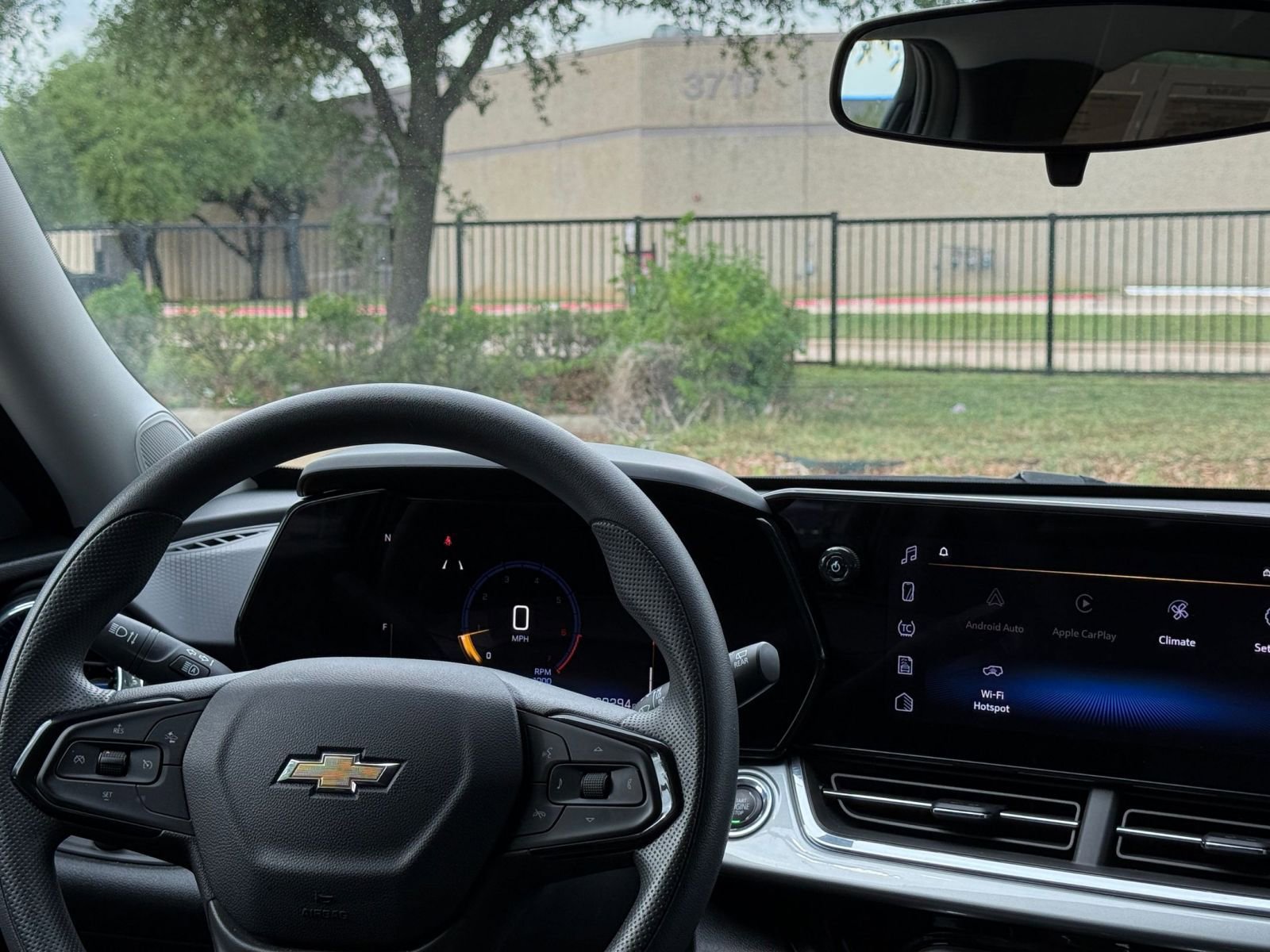 Used 2025 Chevrolet Trax LT image 34