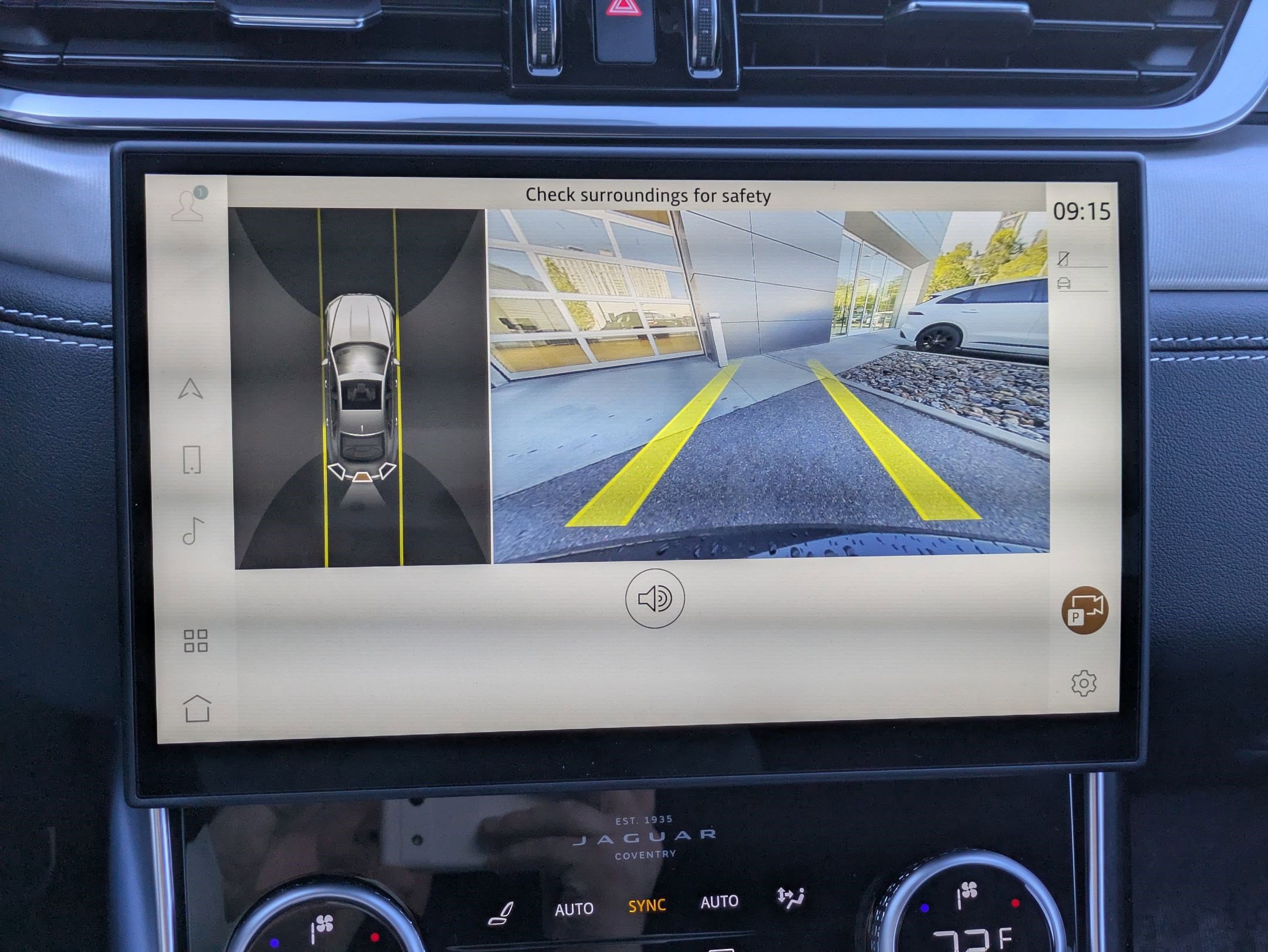 Used 2024 Jaguar XF R-Dynamic SE AWD/4WD image 25