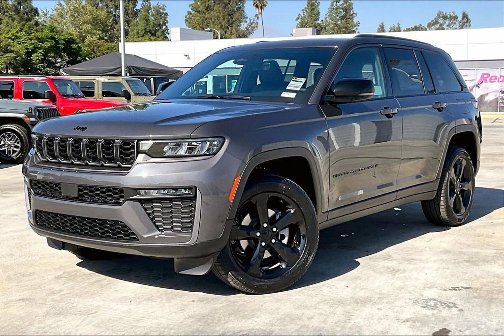 New 2026 Jeep Grand Cherokee Limited AWD/4WD image 2