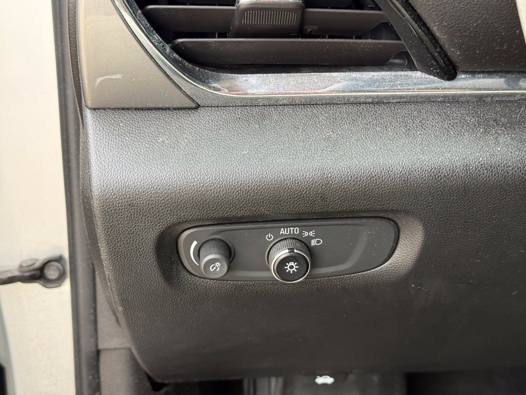 Used 2018 Chevrolet Traverse LS FWD image 18