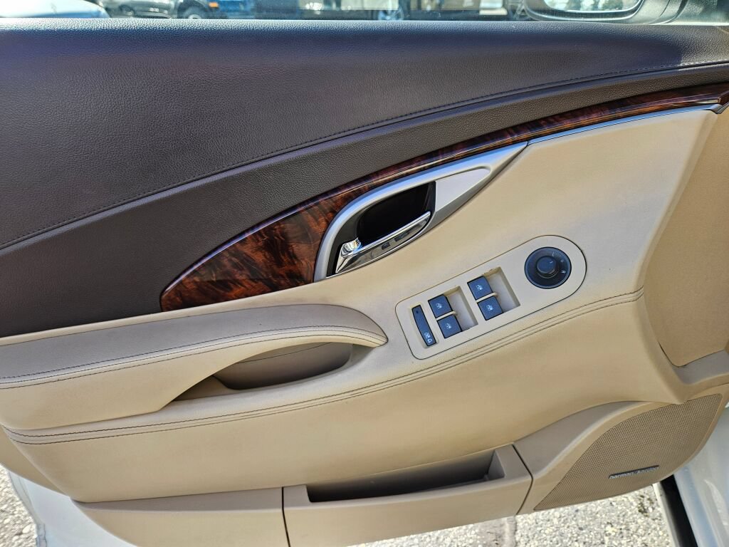 Used 2011 Buick LaCrosse CXS w/ Driver Confidence Package FWD image 17