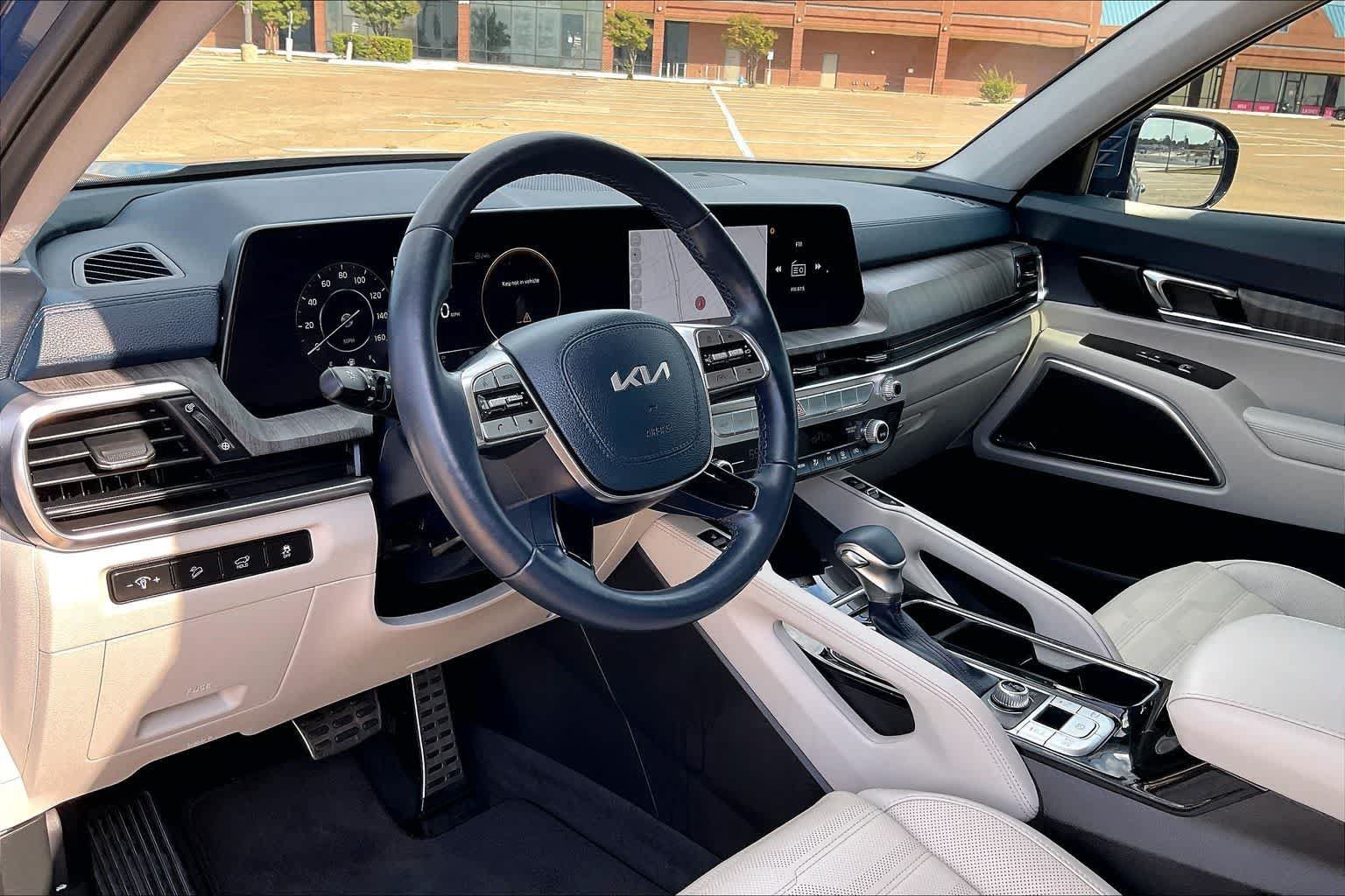 Certified 2024 Kia Telluride SX Prestige AWD/4WD image 2