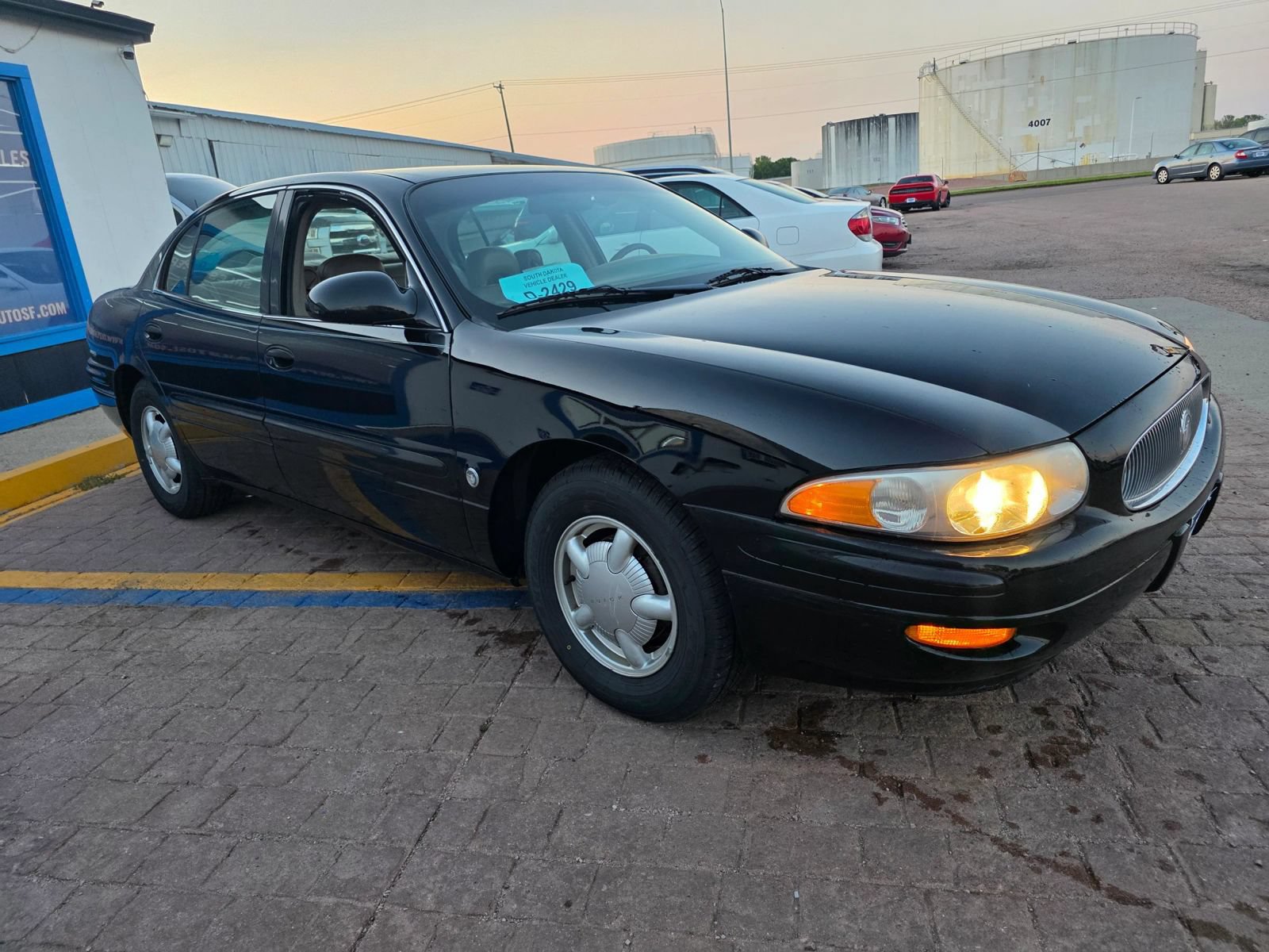 Used 2000 Buick Le Sabre Custom w/ Premium Opt Pkg FWD image 3