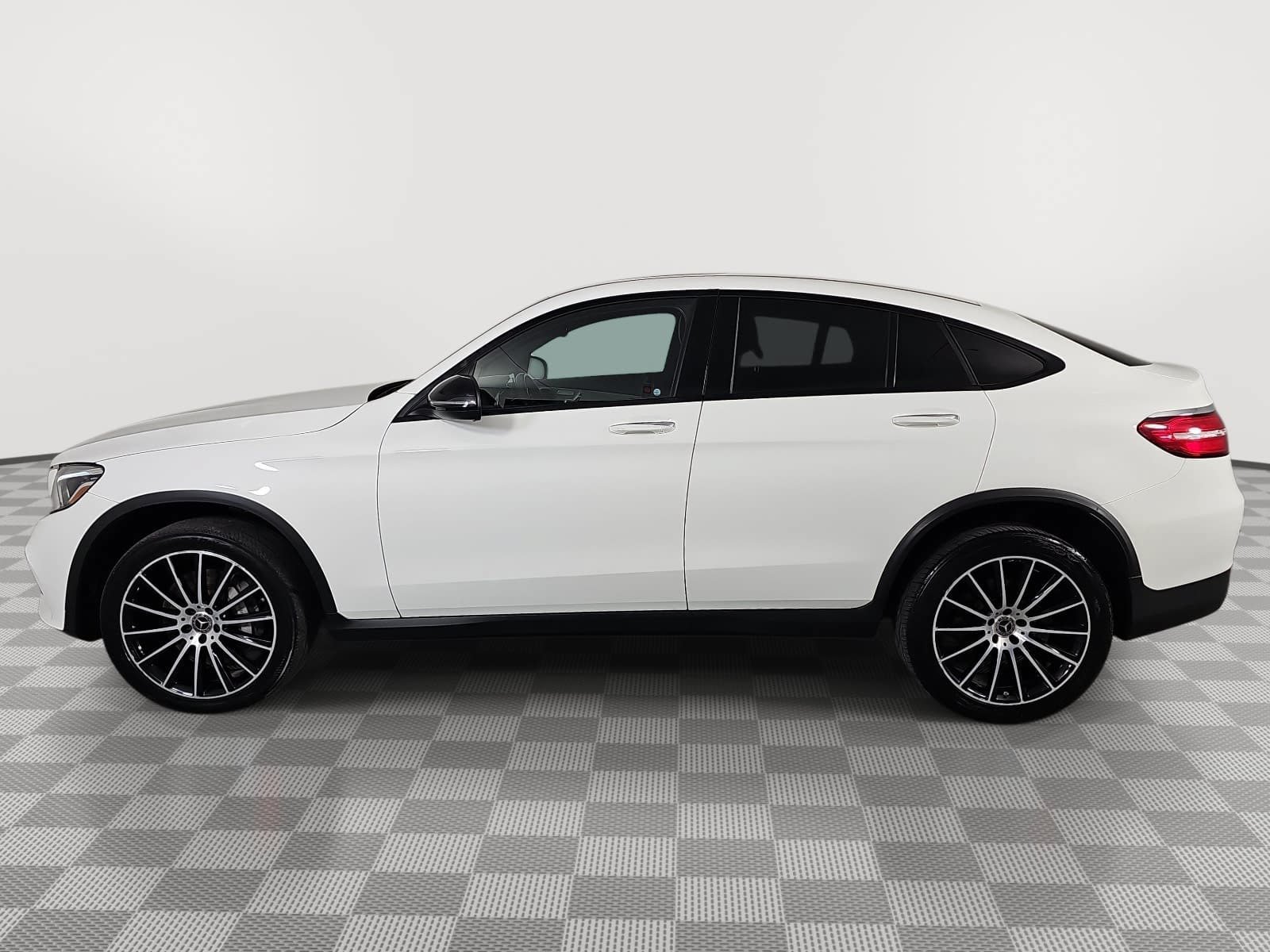 Used 2019 Mercedes-Benz GLC 300 4MATIC Coupe image 5