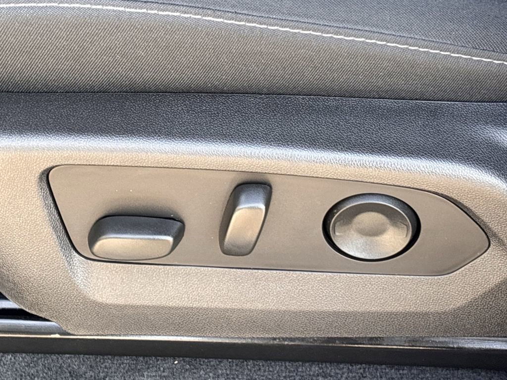 New 2025 GMC Canyon Elevation w/ Convenience Package RWD image 19