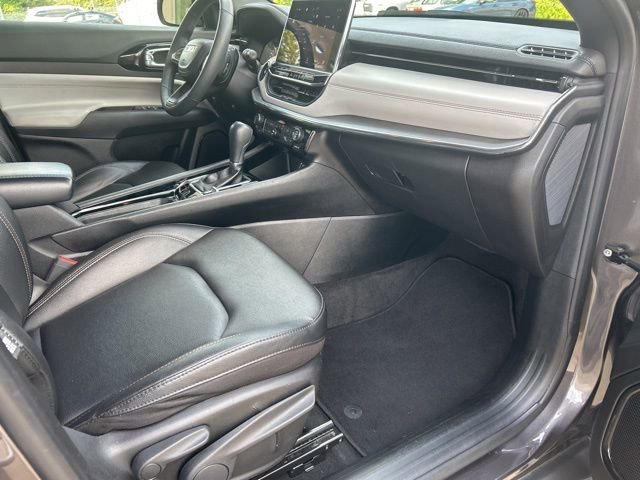 Used 2024 Jeep Compass Limited image 33