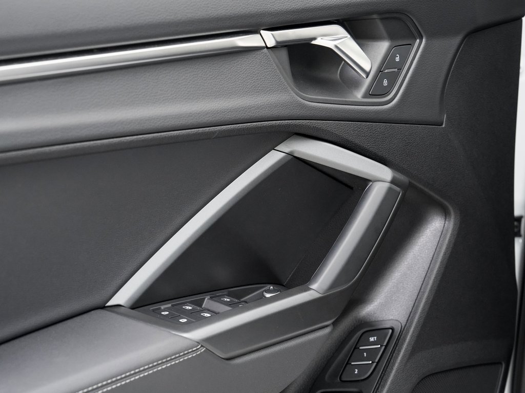 Used 2024 Audi Q3 2.0T Premium w/ Convenience Package image 8