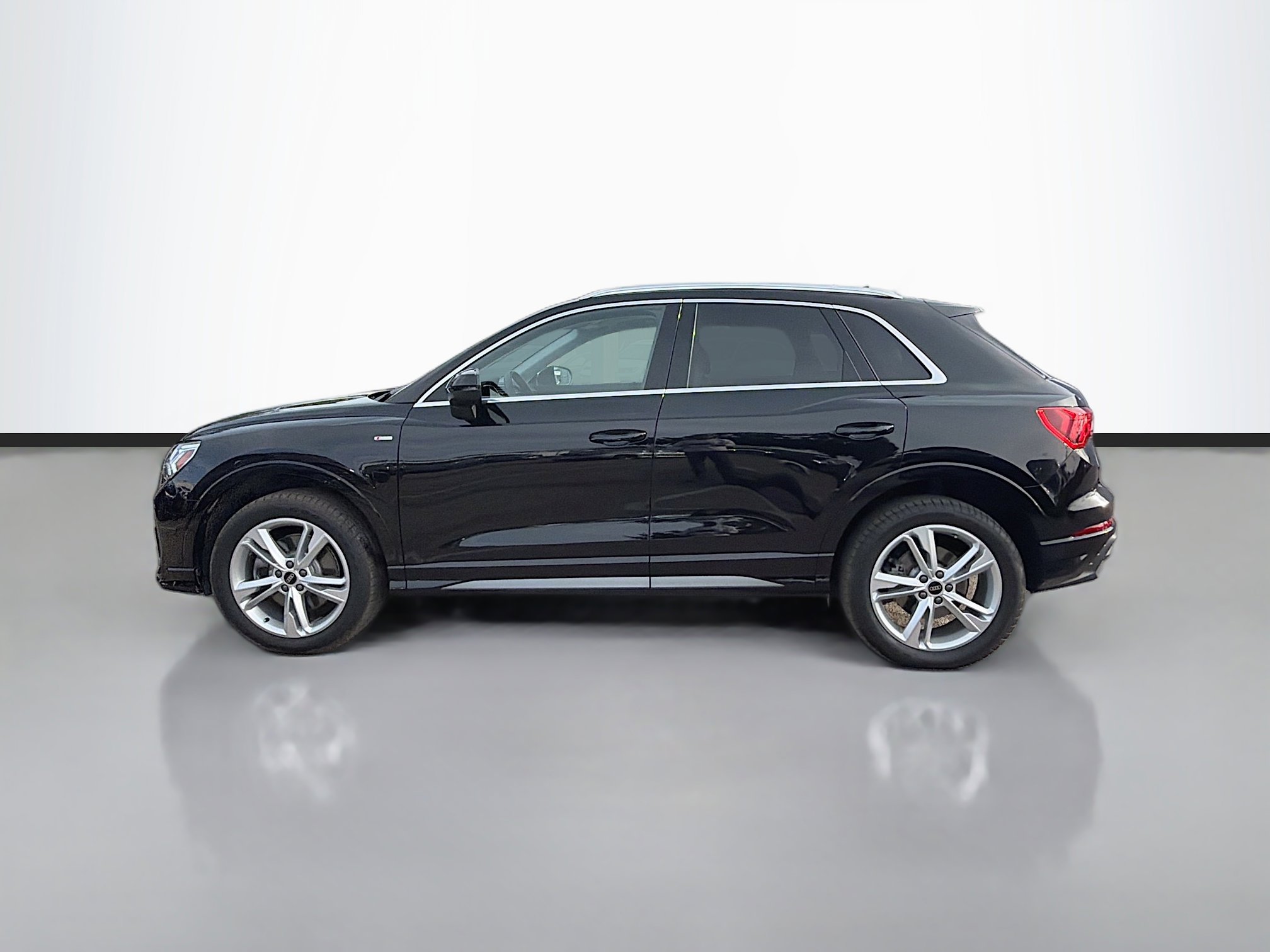 Certified 2024 Audi Q3 2.0T Premium Plus image 6
